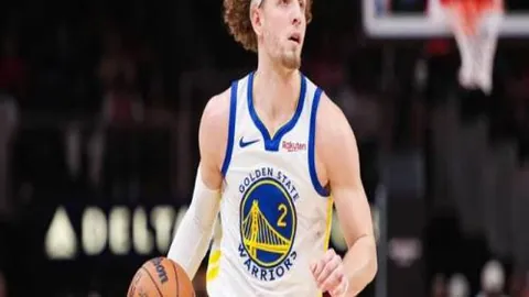 【火花四溅！英超巅峰对决】热刺迎战利物浦，激情之战即将上演！